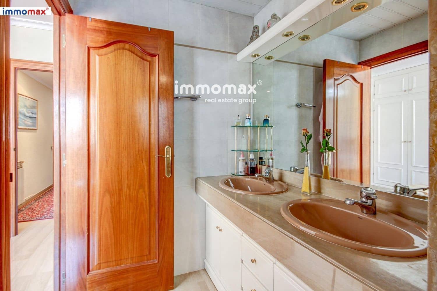 4 soveværelse Byhus til salg i Sant Boi de Llobregat med swimmingpool garage - € 550.000 (Ref: 9024891)