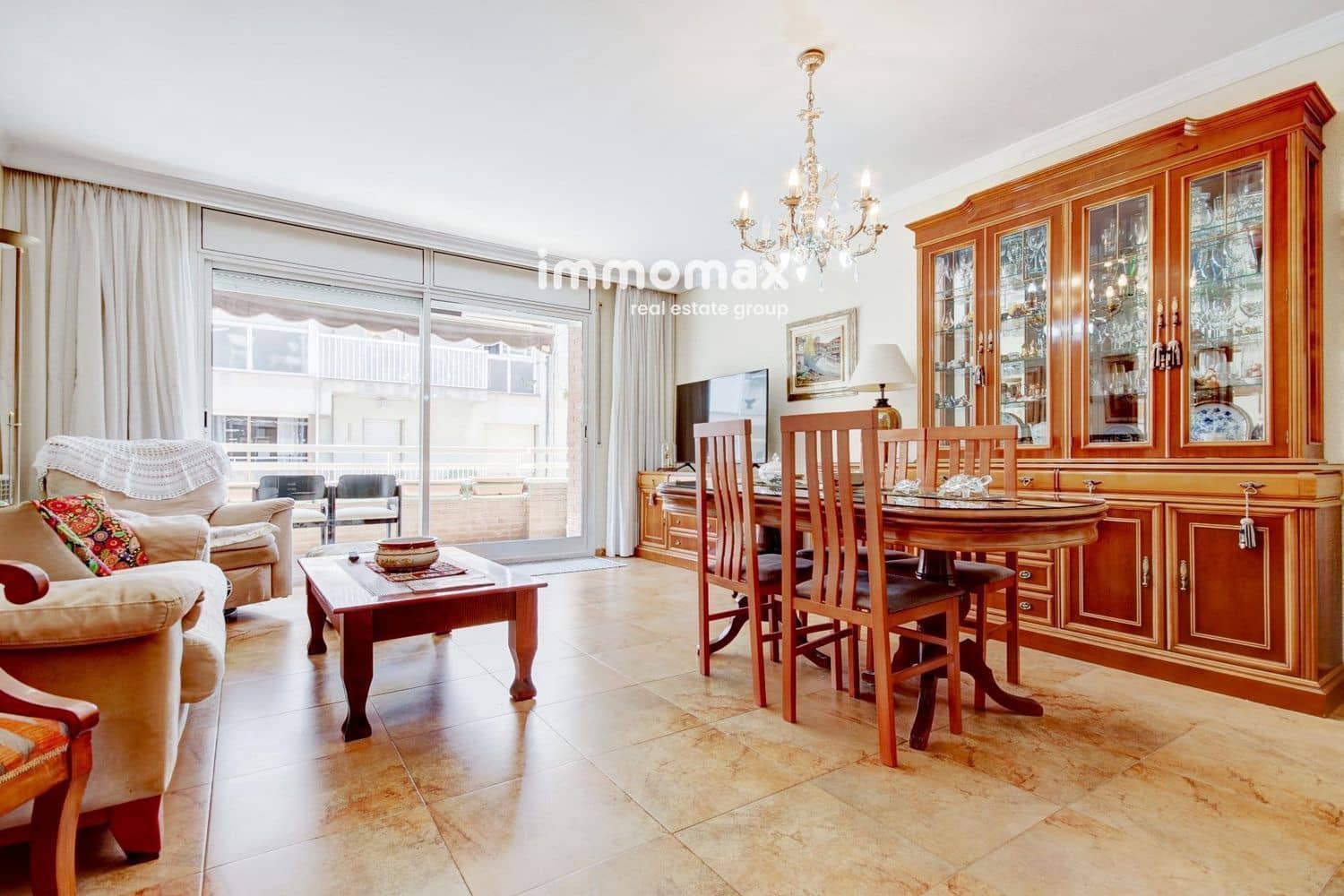 4 soveværelse Byhus til salg i Sant Boi de Llobregat med swimmingpool garage - € 550.000 (Ref: 9024891)