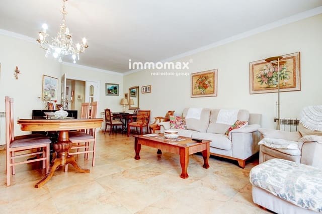 4 makuuhuone Omakotitalo myytävänä paikassa Sant Boi de Llobregat mukana uima-altaan 
autotalli - 550 000 € (Ref: 9024891)