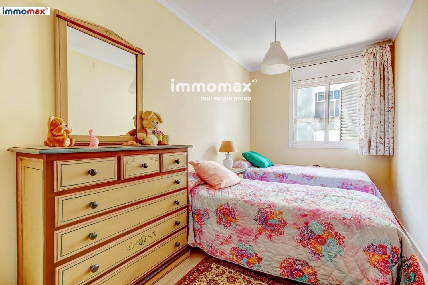 4 soveværelse Byhus til salg i Sant Boi de Llobregat med swimmingpool garage - € 550.000 (Ref: 9024891)