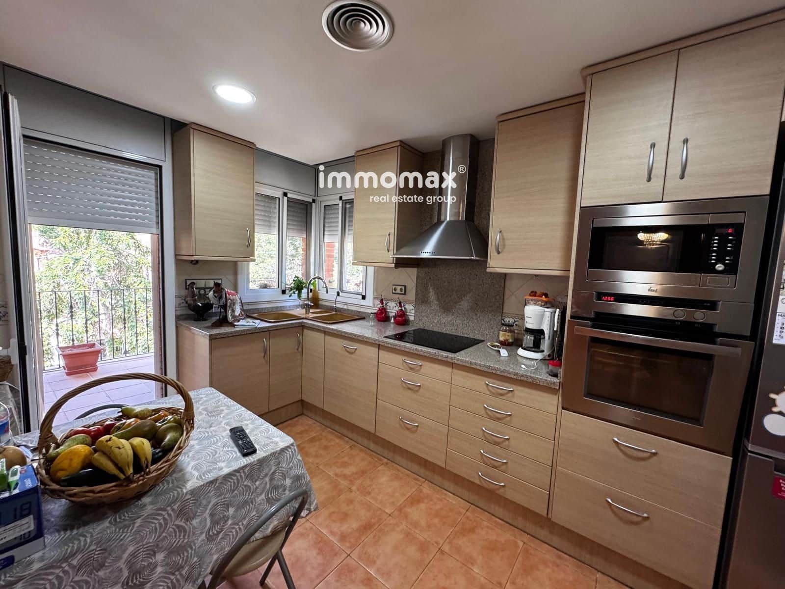 3 bedroom Villa for sale in Vallirana with garage - € 440,000 (Ref: 9036070)