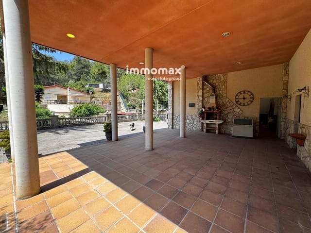 3 bedroom Villa for sale in Vallirana with garage - € 440,000 (Ref: 9036070)