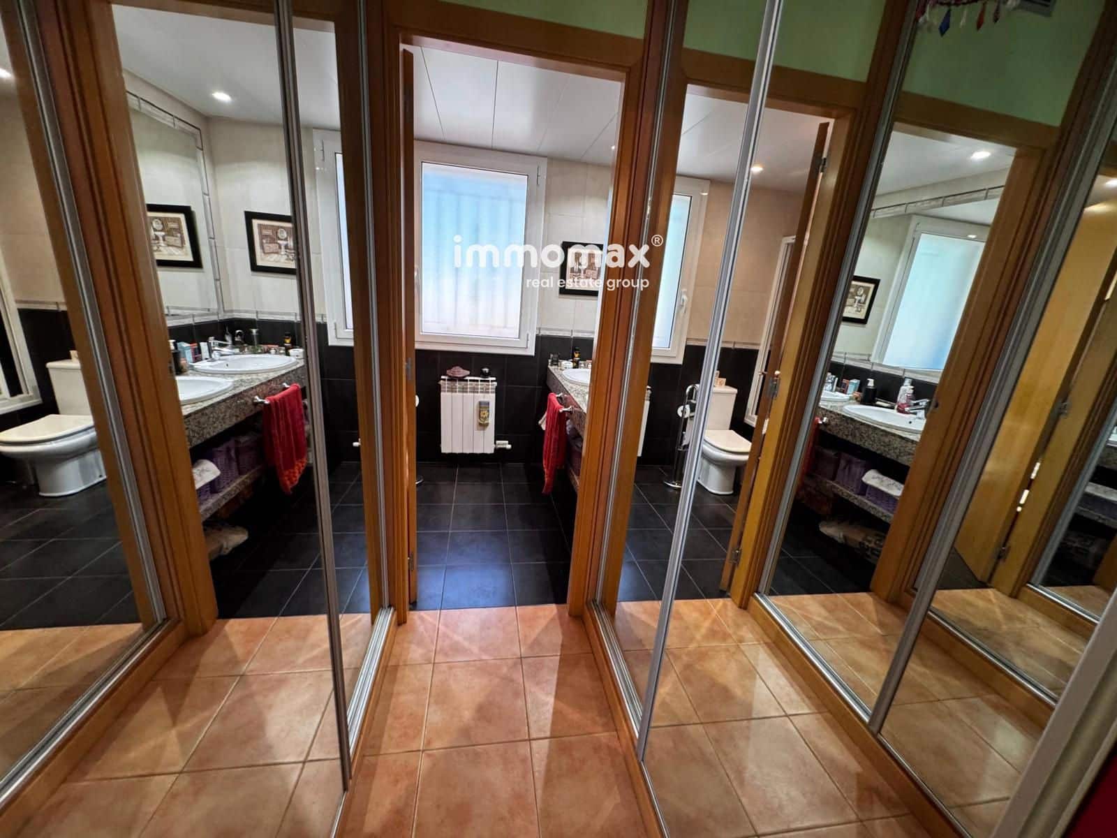 3 bedroom Villa for sale in Vallirana with garage - € 440,000 (Ref: 9036070)