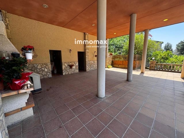 3 bedroom Villa for sale in Vallirana with garage - € 440,000 (Ref: 9036070)