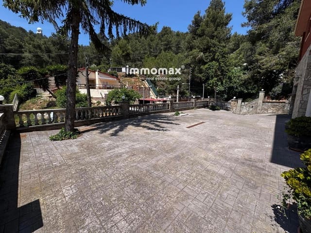 3 bedroom Villa for sale in Vallirana with garage - € 440,000 (Ref: 9036070)