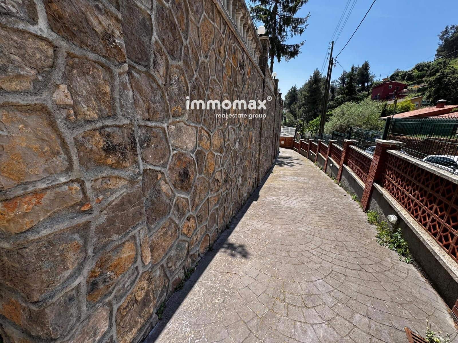 3 bedroom Villa for sale in Vallirana with garage - € 440,000 (Ref: 9036070)