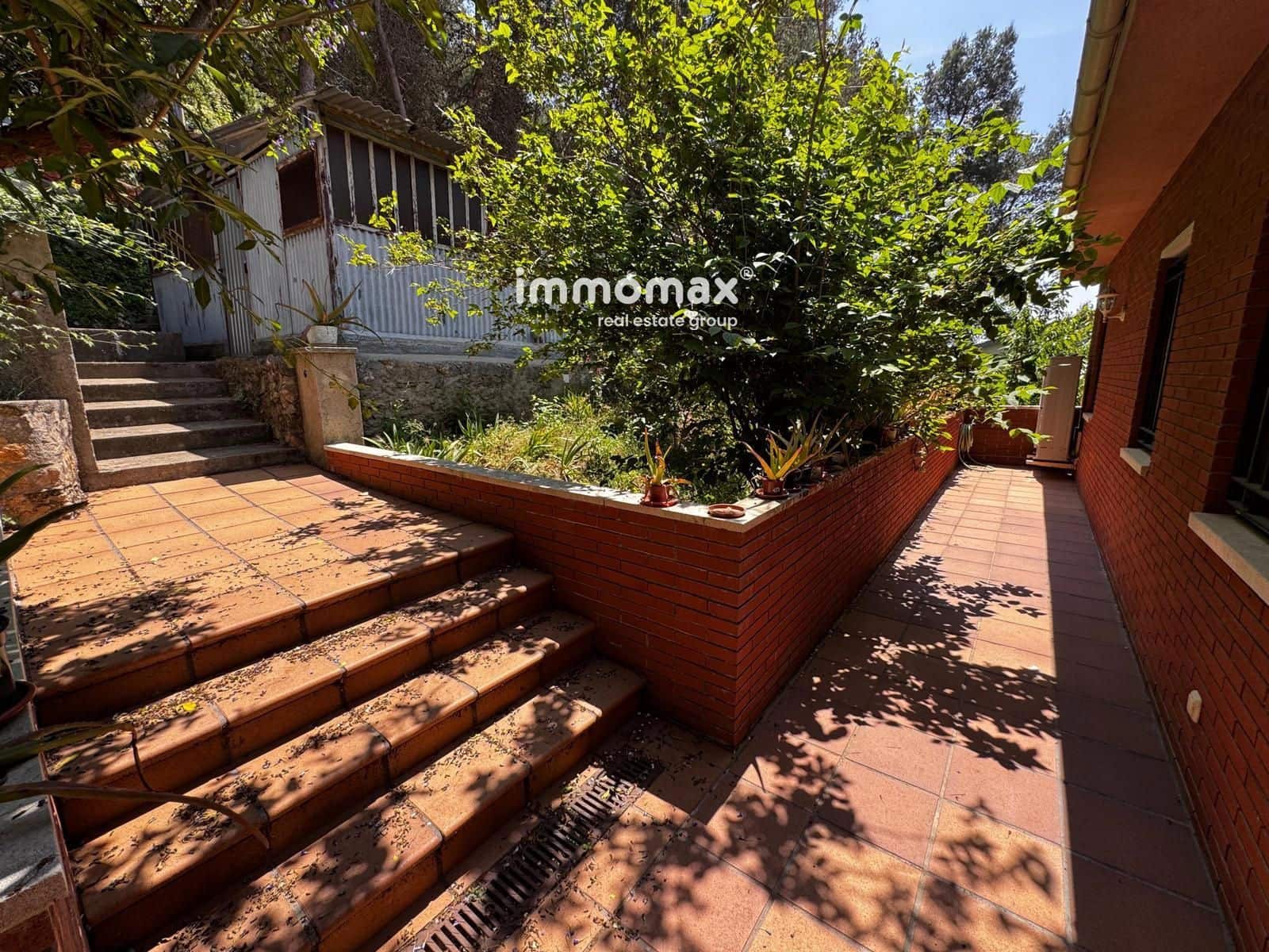 3 bedroom Villa for sale in Vallirana with garage - € 440,000 (Ref: 9036070)