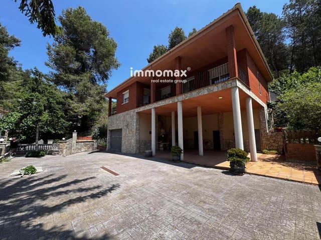 3 bedroom Villa for sale in Vallirana with garage - € 440,000 (Ref: 9036070)