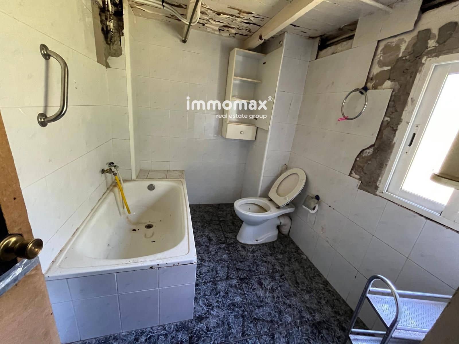 4 slaapkamer Villa te koop in Piera - € 102.000 (Ref: 9037050)