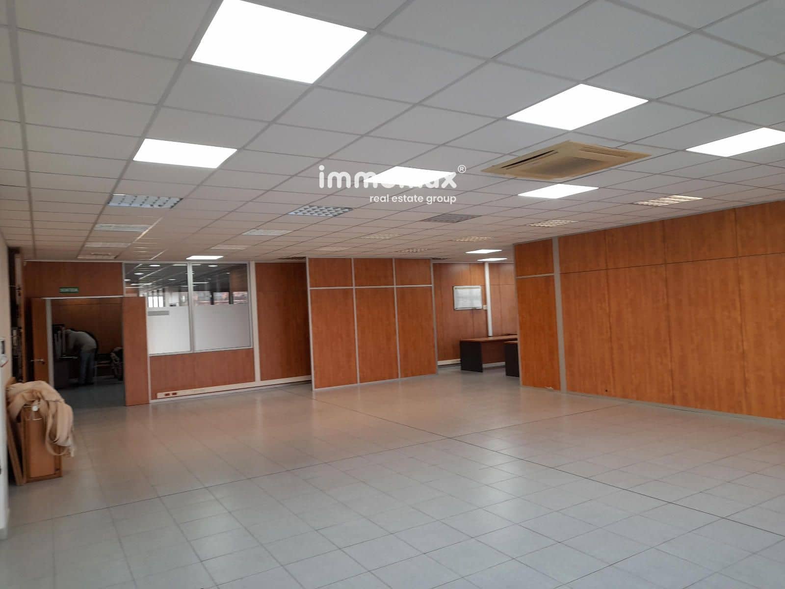 Biuro do wynajęcia w Mataro z garażem - 1 650 € (Ref: 9097604)