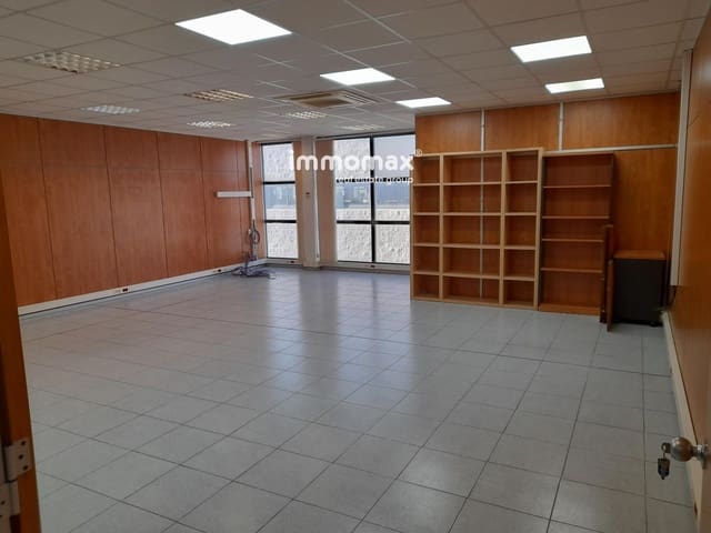 Toimisto vuokrattavana paikassa Mataró mukana 
autotalli - 1 650 € (Ref: 9097604)