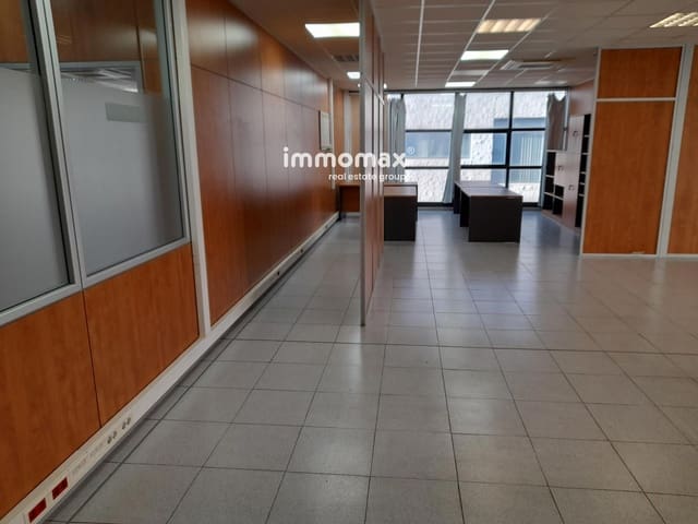 Toimisto vuokrattavana paikassa Mataró mukana 
autotalli - 1 650 € (Ref: 9097604)