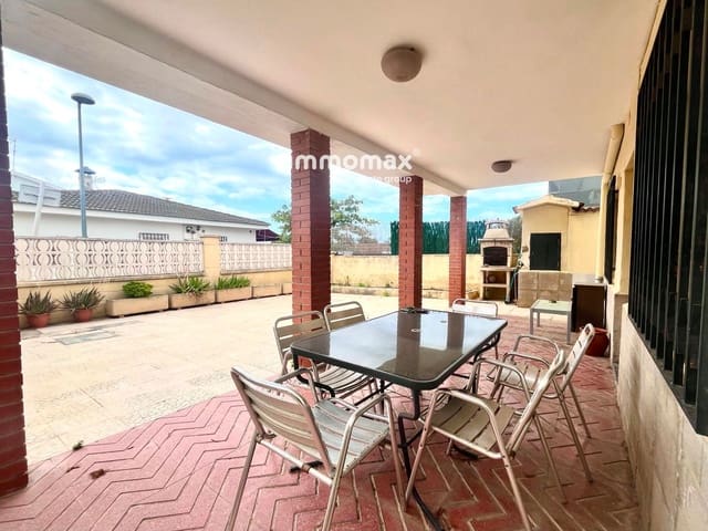 3 sypialnia Willa na sprzedaż w Vilanova i la Geltrú z garażem - 257 000 € (Ref: 9135941)
