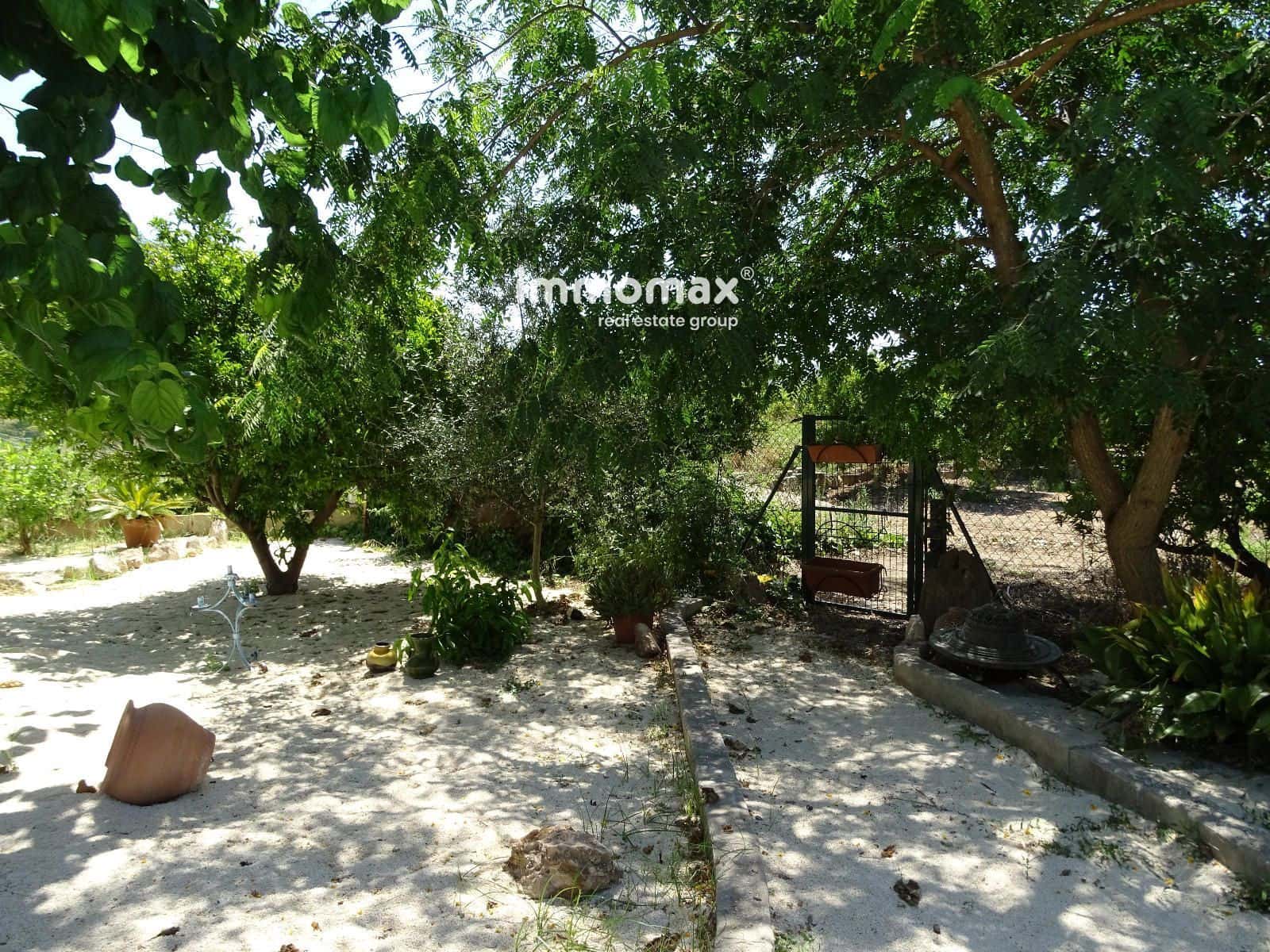 2 soveværelse Villa til salg i Bitem med swimmingpool - € 315.000 (Ref: 9152731)