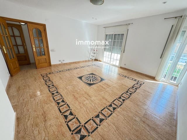 4 chambre Maison de Ville à vendre à Sant Boi de Llobregat - 380 000 € (Ref: 9163217)