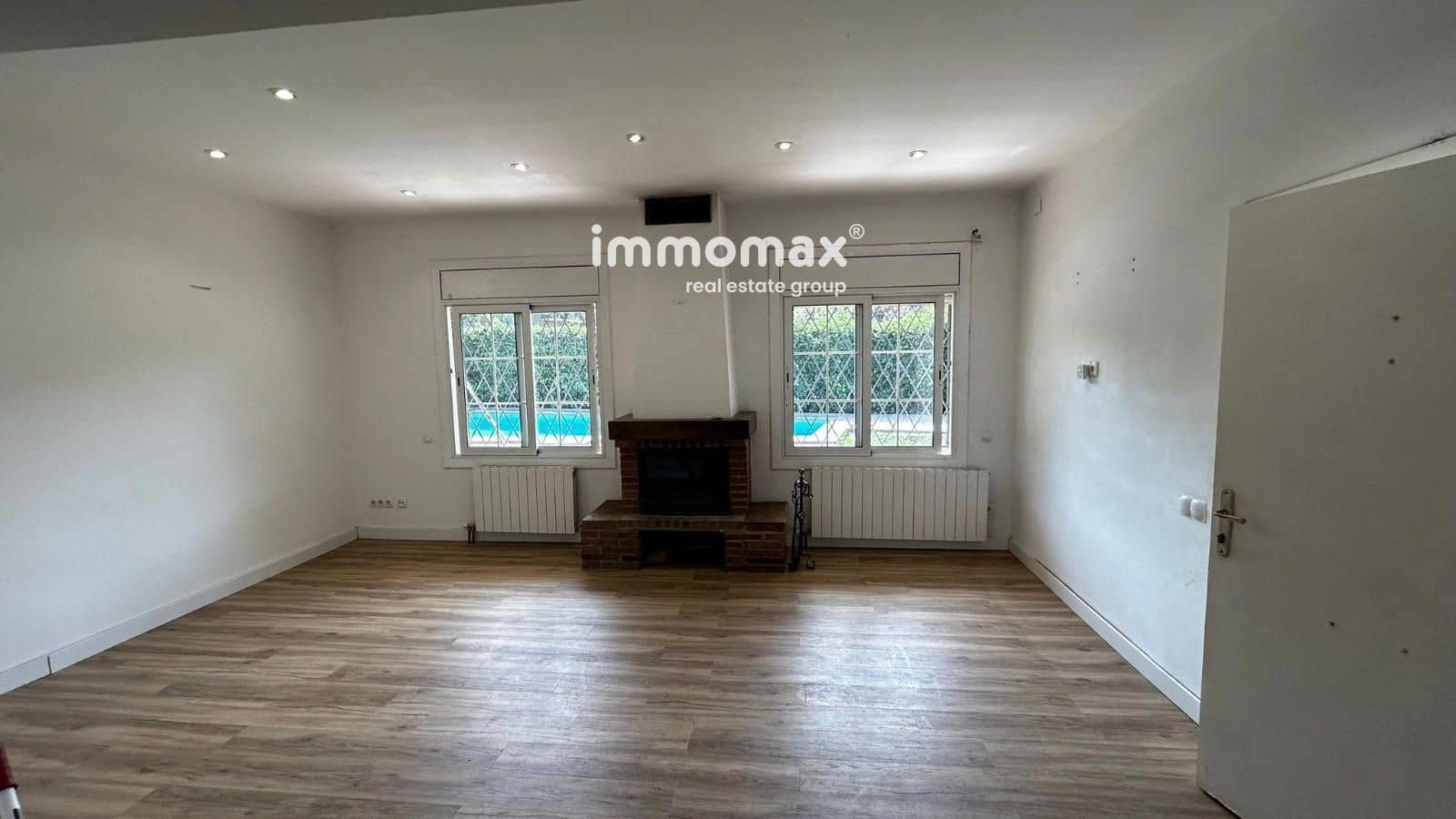 3 slaapkamer Villa te koop in Santa Eulalia de Roncana met zwembad garage - € 370.000 (Ref: 9190603)