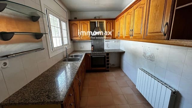 3 soverom Villa til salgs i Santa Eulàlia de Ronçana med svømmebasseng garasje - € 370 000 (Ref: 9190603)