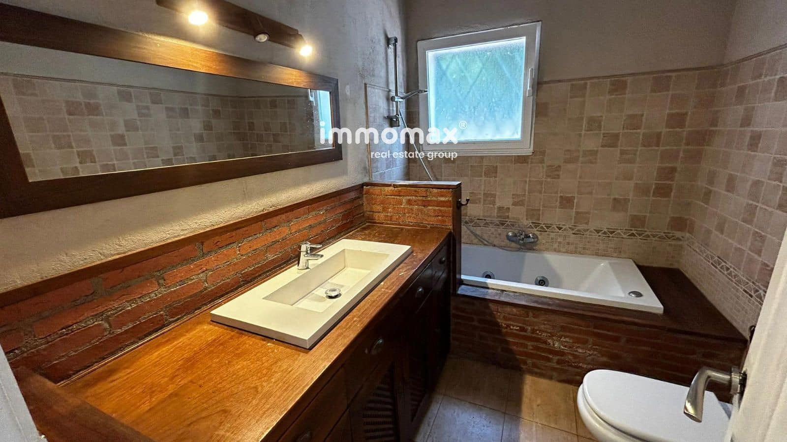 3 slaapkamer Villa te koop in Santa Eulalia de Roncana met zwembad garage - € 370.000 (Ref: 9190603)