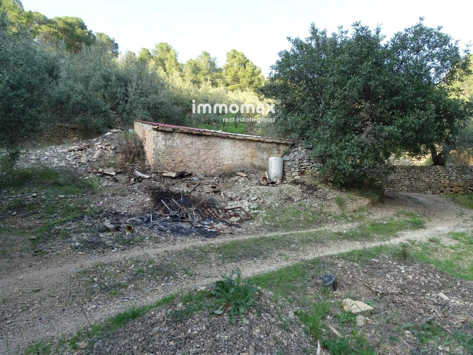 Rakentamaton maa myytävänä paikassa Pauls - 25 000 € (Ref: 9203157)