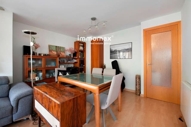 3 makuuhuone Asunto myytävänä paikassa Castelldefels mukana uima-altaan 
autotalli - 620 000 € (Ref: 9228969)