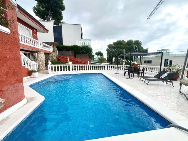 5 slaapkamer Villa te koop in Castelldefels met zwembad garage - € 1.036.000 (Ref: 9246131)