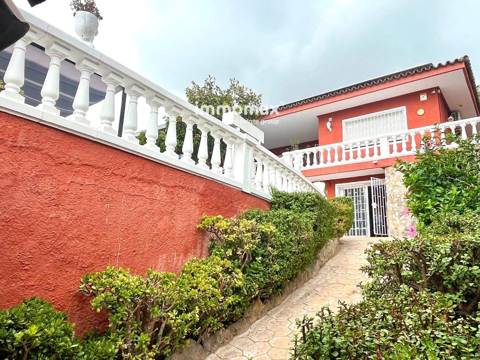 5 soverom Villa til salgs i Castelldefels med svømmebasseng garasje - € 1 036 000 (Ref: 9246131)