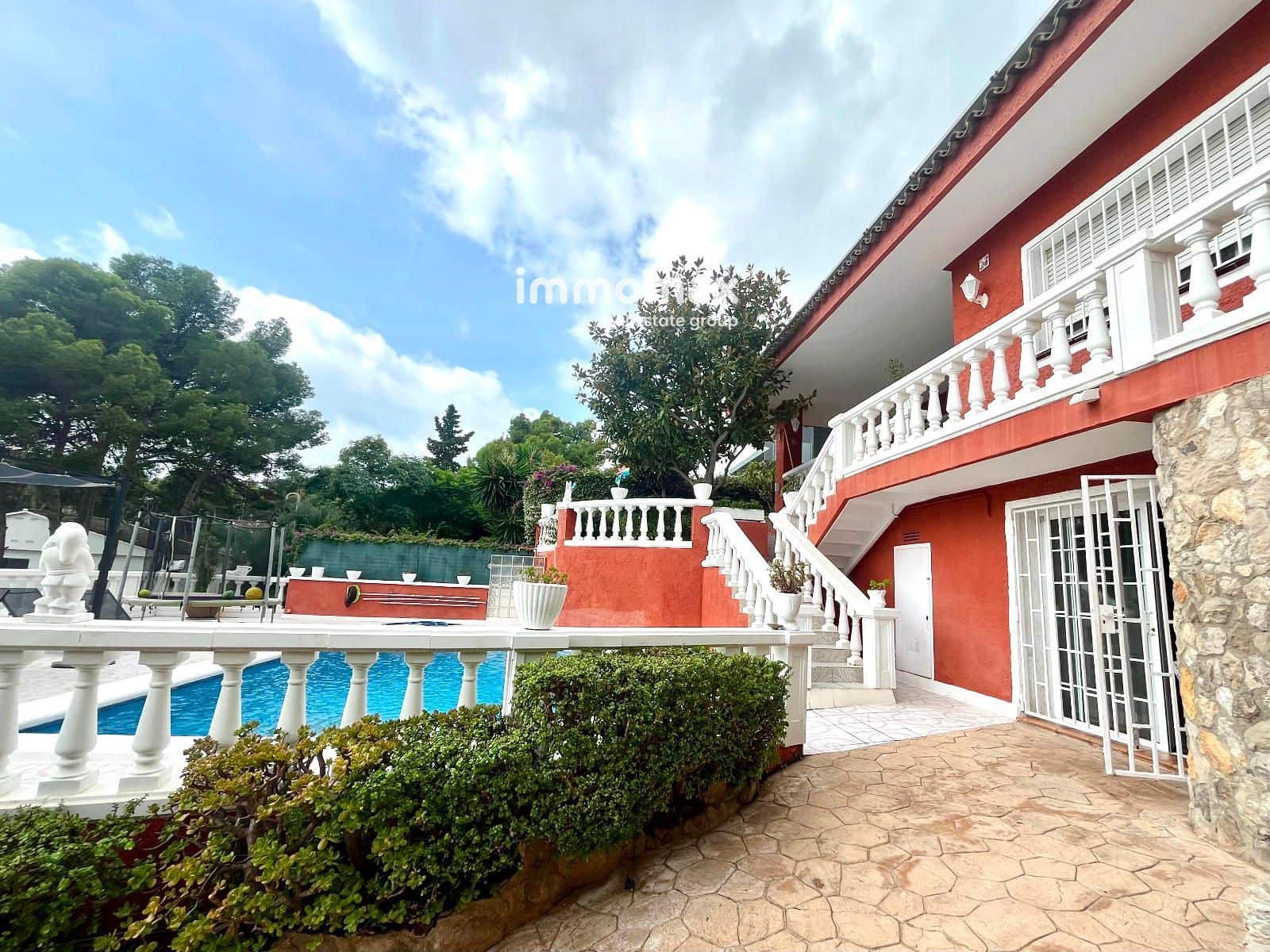 5 soverom Villa til salgs i Castelldefels med svømmebasseng garasje - € 1 036 000 (Ref: 9246131)