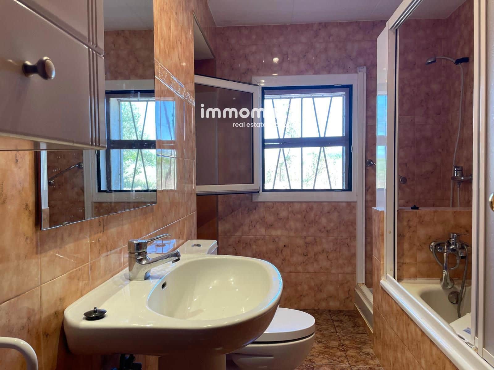 8 soveværelse Villa til salg i Bitem med garage - € 315.000 (Ref: 9278484)