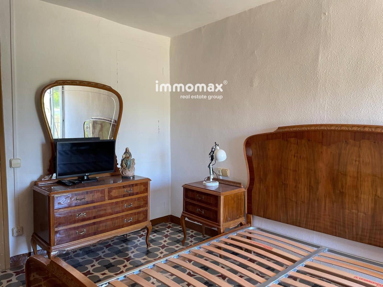 8 soveværelse Villa til salg i Bitem med garage - € 315.000 (Ref: 9278484)