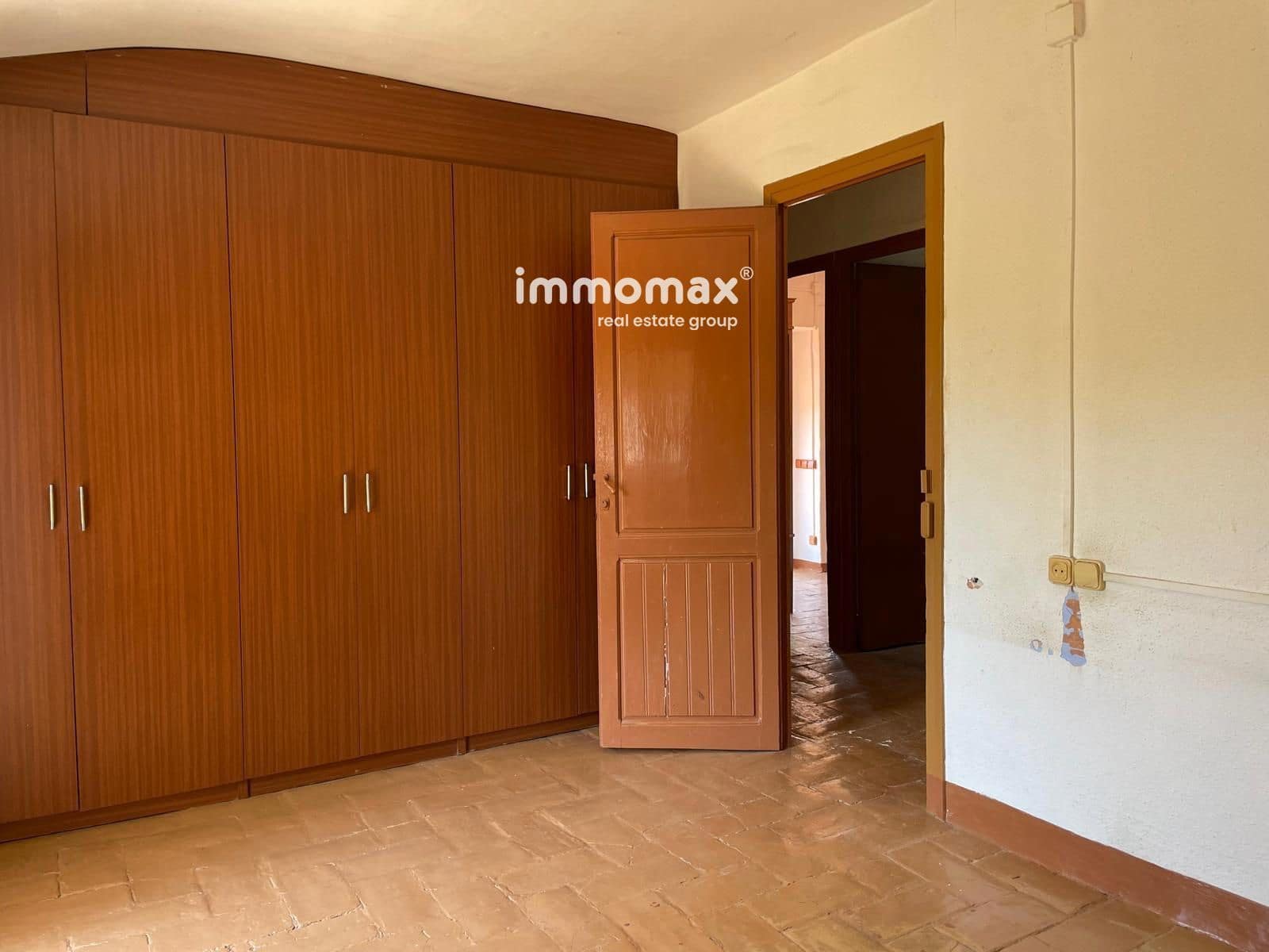 8 soveværelse Villa til salg i Bitem med garage - € 315.000 (Ref: 9278484)