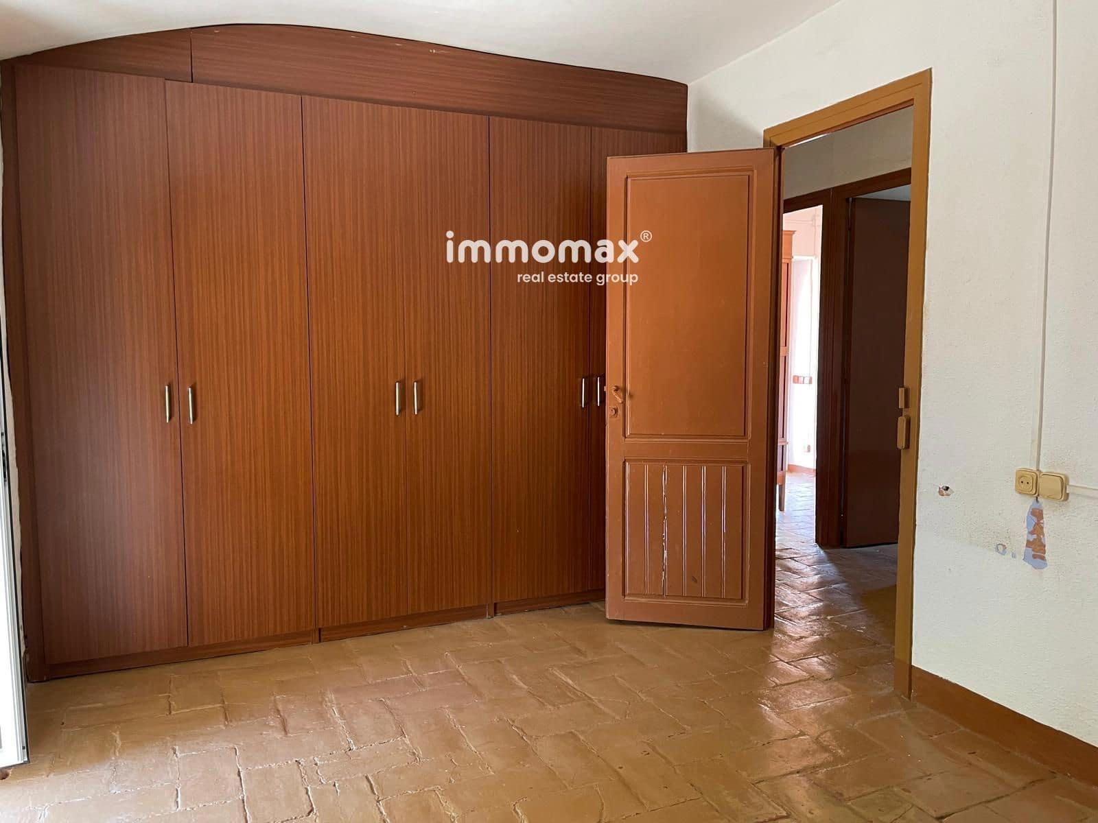 8 soveværelse Villa til salg i Bitem med garage - € 315.000 (Ref: 9278484)