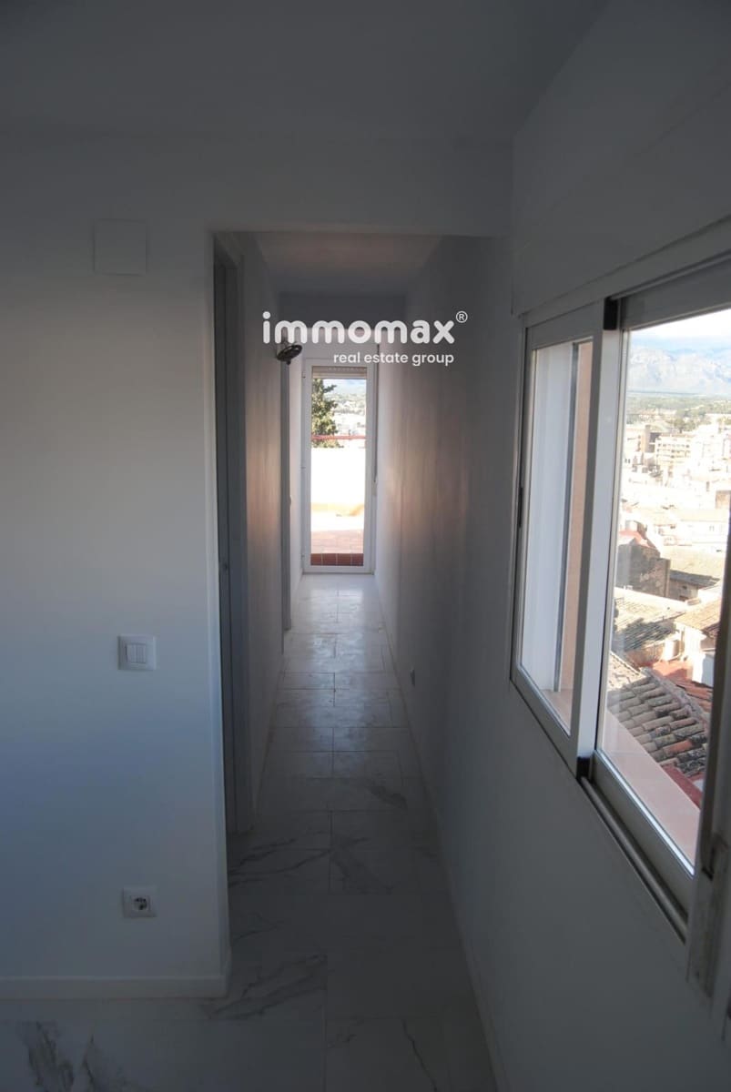 6 bedroom Villa for sale in Tortosa - € 216,000 (Ref: 9282637)