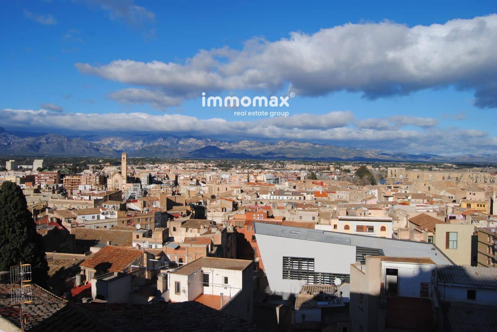 6 bedroom Villa for sale in Tortosa - € 216,000 (Ref: 9282637)