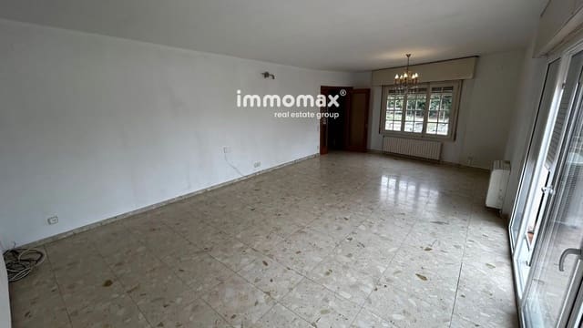 5 soverom Villa til salgs i Santa Eulàlia de Ronçana med garasje - € 379 000 (Ref: 9293999)