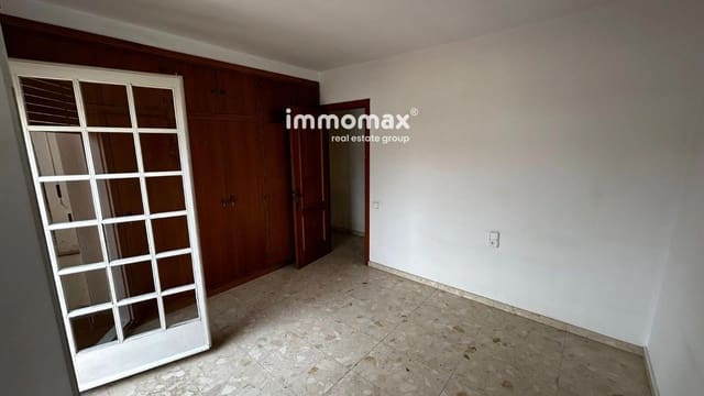 5 soverom Villa til salgs i Santa Eulàlia de Ronçana med garasje - € 379 000 (Ref: 9293999)