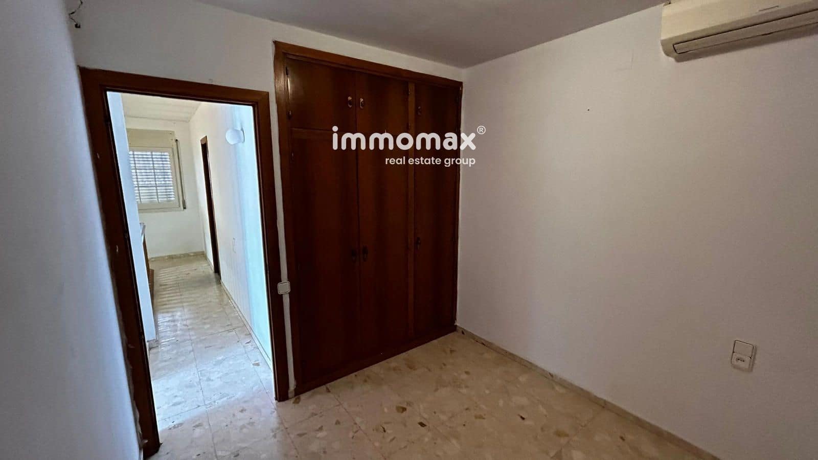 5 soveværelse Villa til salg i Santa Eulalia de Roncana med garage - € 379.000 (Ref: 9293999)