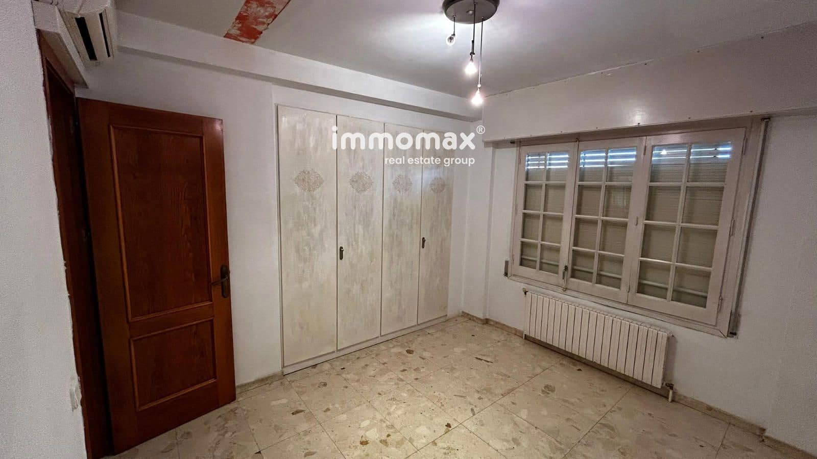 5 soveværelse Villa til salg i Santa Eulalia de Roncana med garage - € 379.000 (Ref: 9293999)