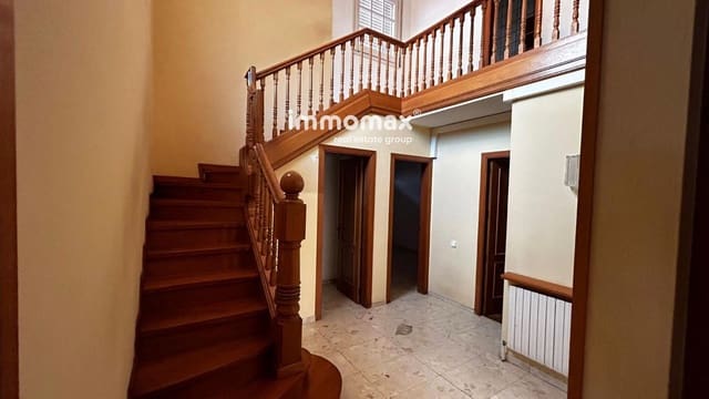 5 soverom Villa til salgs i Santa Eulàlia de Ronçana med garasje - € 379 000 (Ref: 9293999)