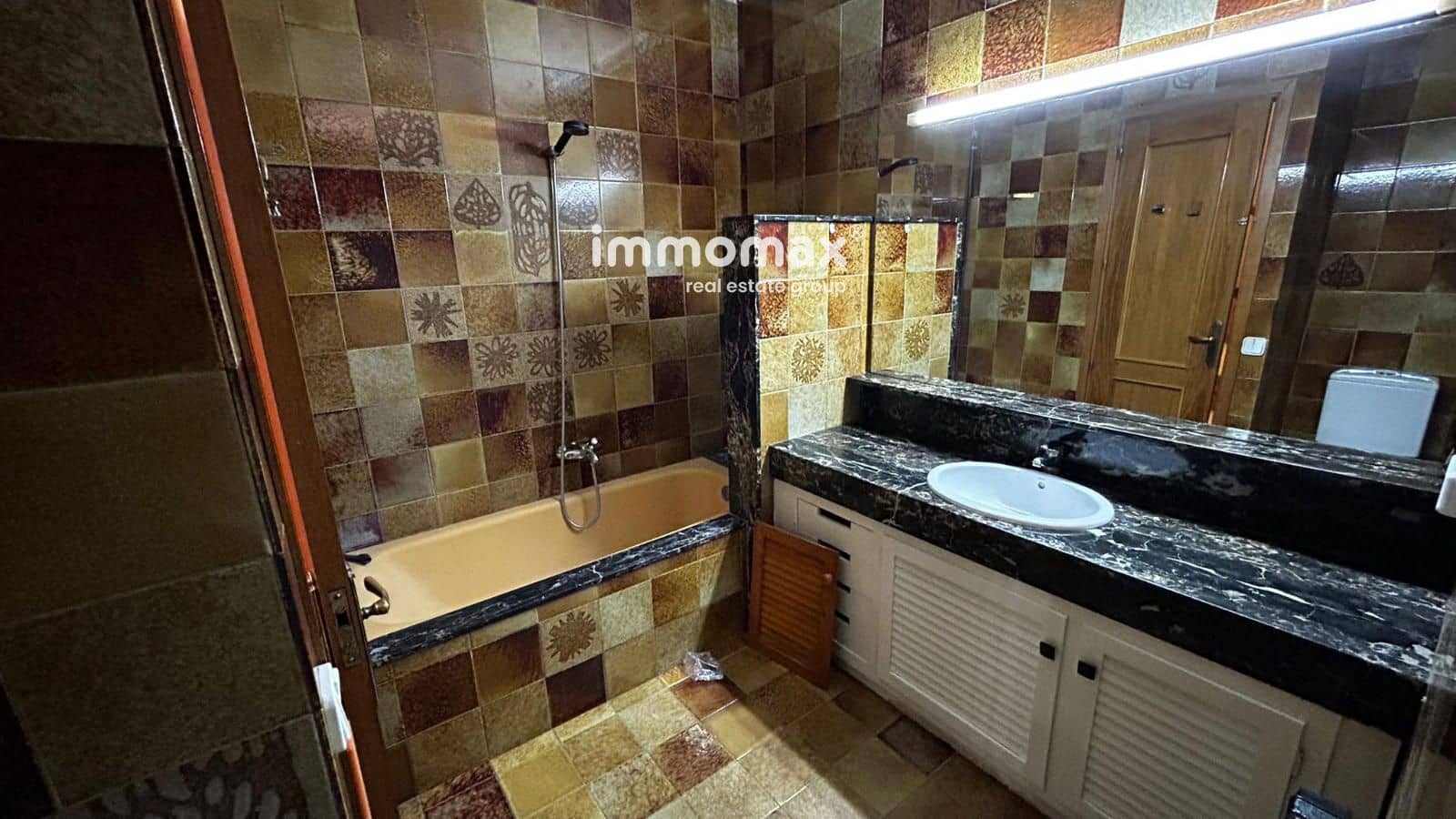 5 soveværelse Villa til salg i Santa Eulalia de Roncana med garage - € 379.000 (Ref: 9293999)