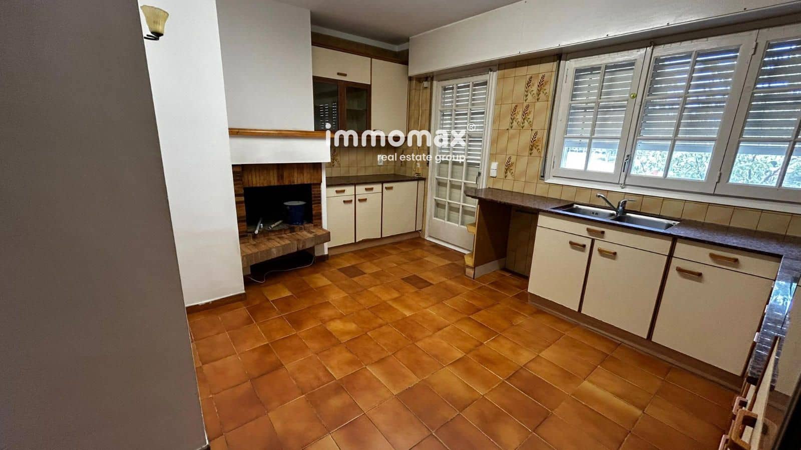 5 soveværelse Villa til salg i Santa Eulalia de Roncana med garage - € 379.000 (Ref: 9293999)