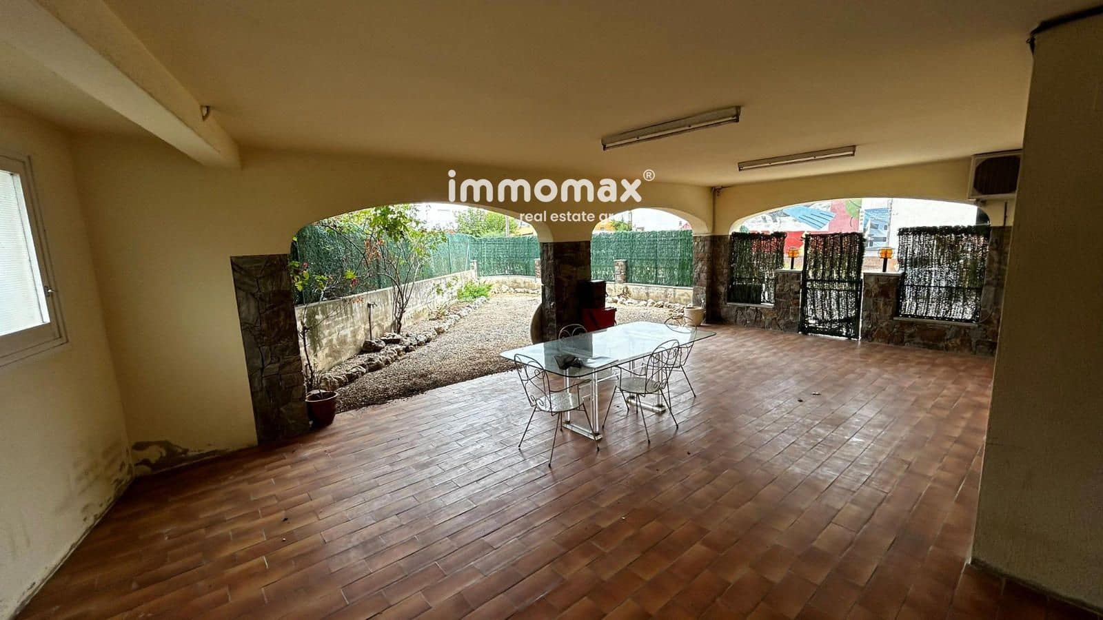 5 soveværelse Villa til salg i Santa Eulalia de Roncana med garage - € 379.000 (Ref: 9293999)