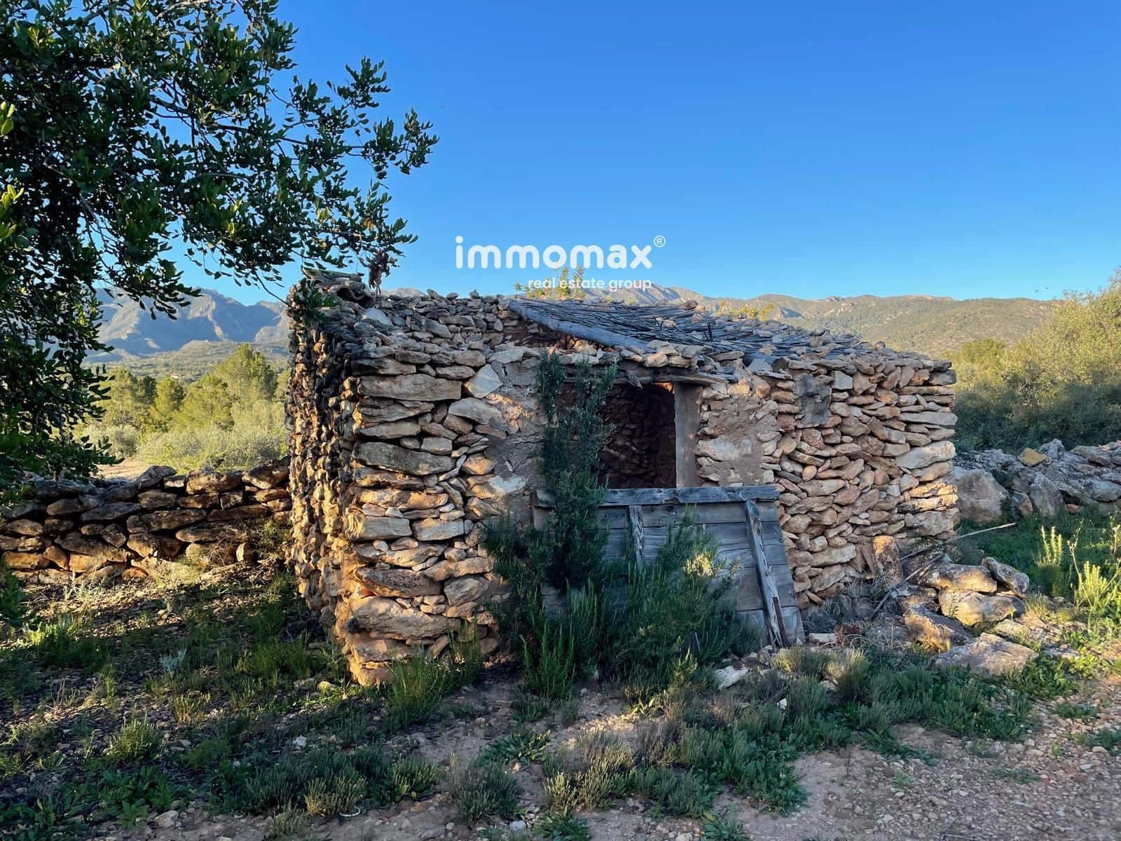 Ubebygd land til salgs i Tivenys - € 12 000 (Ref: 9296057)