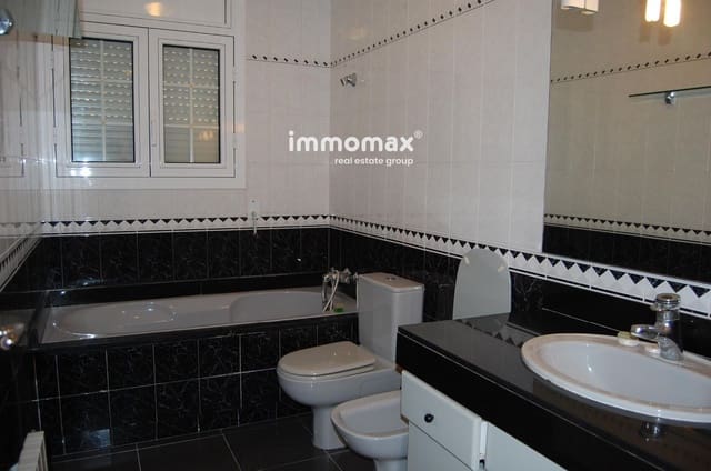 4 quarto Moradia para venda em Sant Boi de Llobregat com piscina garagem - 740 000 € (Ref: 9299027)