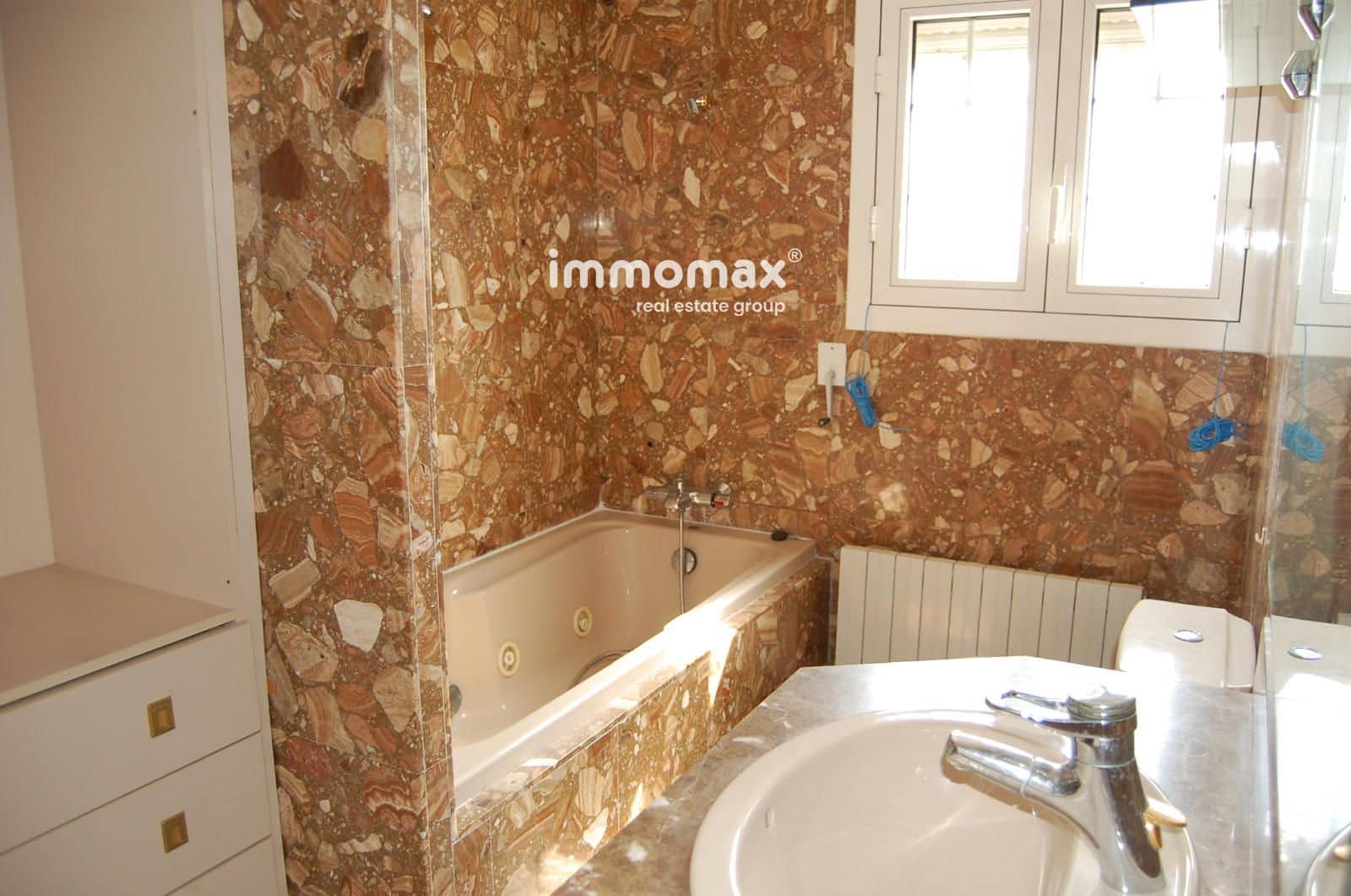 4 chambre Villa/Maison à vendre à Sant Boi de Llobregat avec piscine garage - 740 000 € (Ref: 9299027)