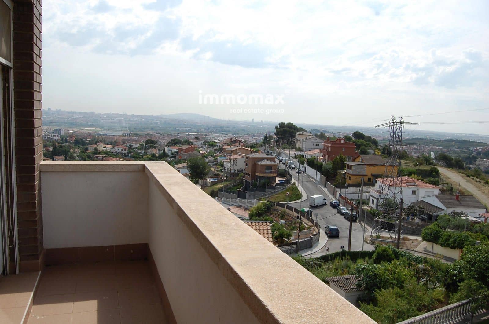 4 chambre Villa/Maison à vendre à Sant Boi de Llobregat avec piscine garage - 740 000 € (Ref: 9299027)