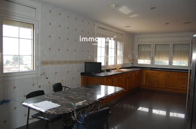 4 quarto Moradia para venda em Sant Boi de Llobregat com piscina garagem - 740 000 € (Ref: 9299027)