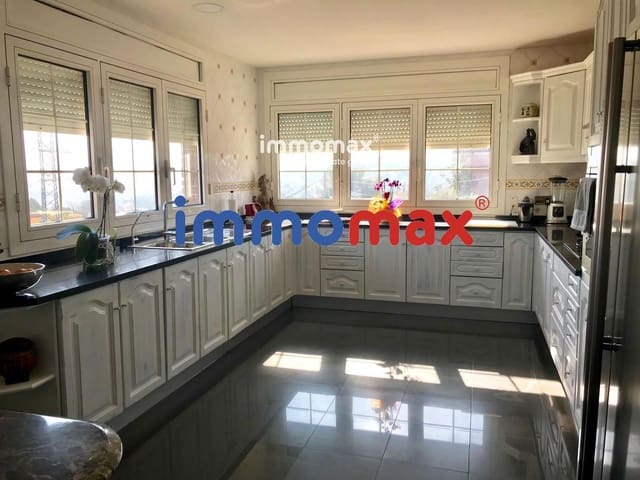 4 quarto Moradia para venda em Sant Boi de Llobregat com piscina garagem - 740 000 € (Ref: 9299027)