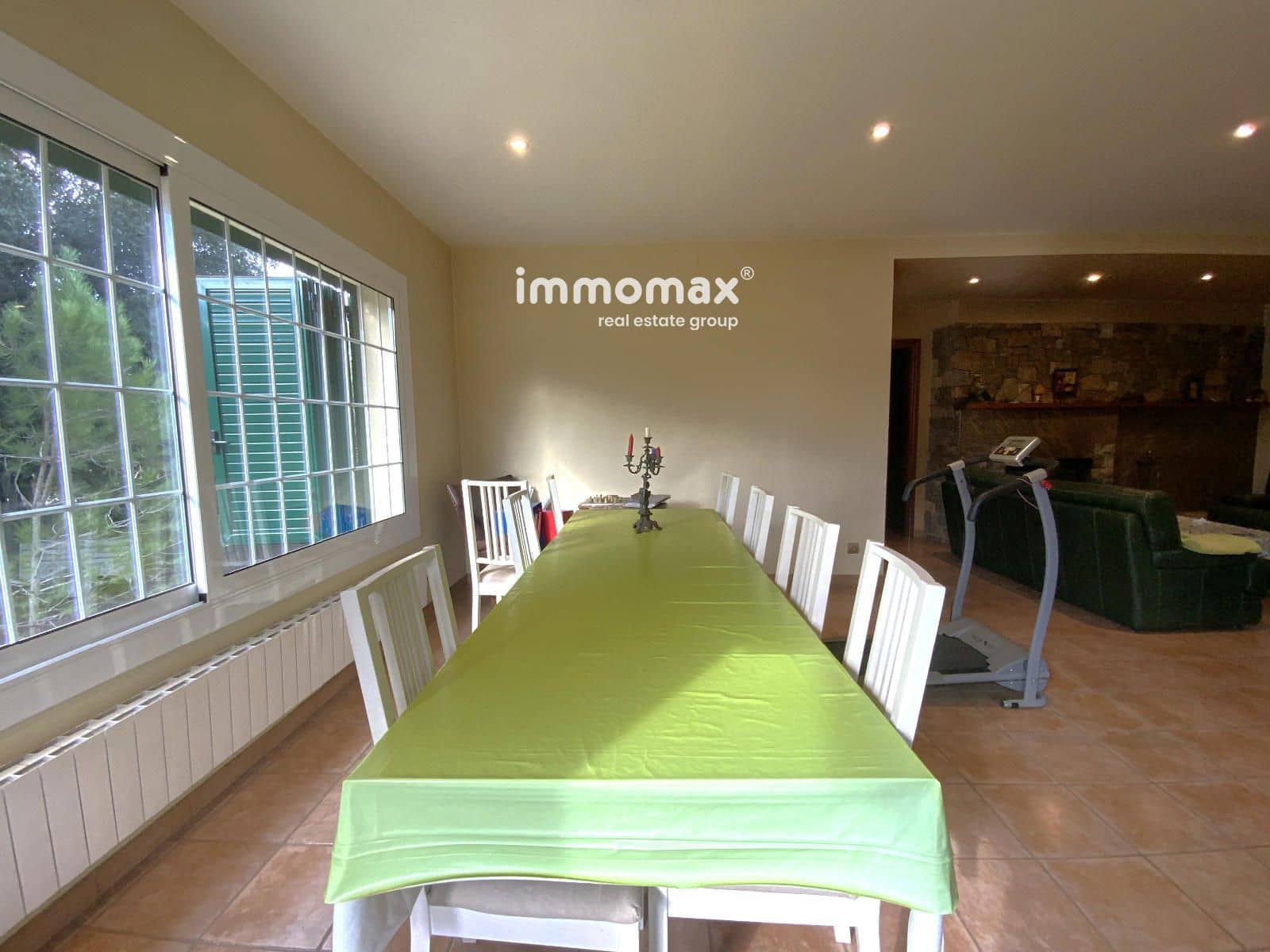 5 bedroom Villa for sale in Begues with garage - € 790,000 (Ref: 9301552)