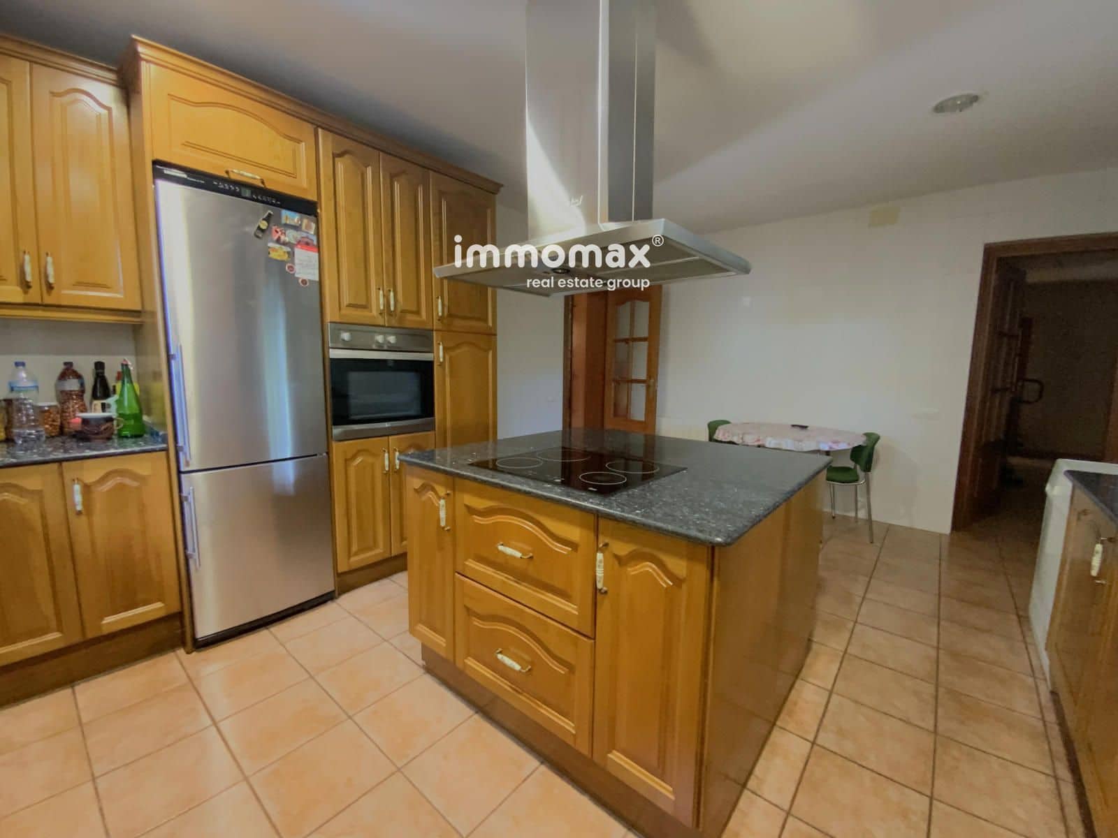 5 bedroom Villa for sale in Begues with garage - € 790,000 (Ref: 9301552)