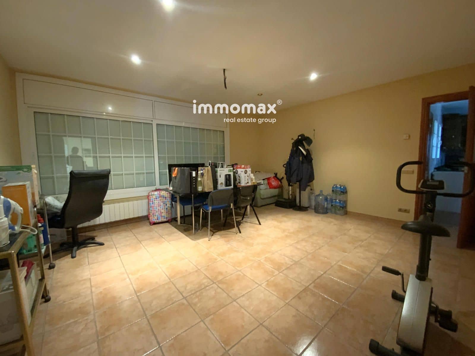 5 bedroom Villa for sale in Begues with garage - € 790,000 (Ref: 9301552)